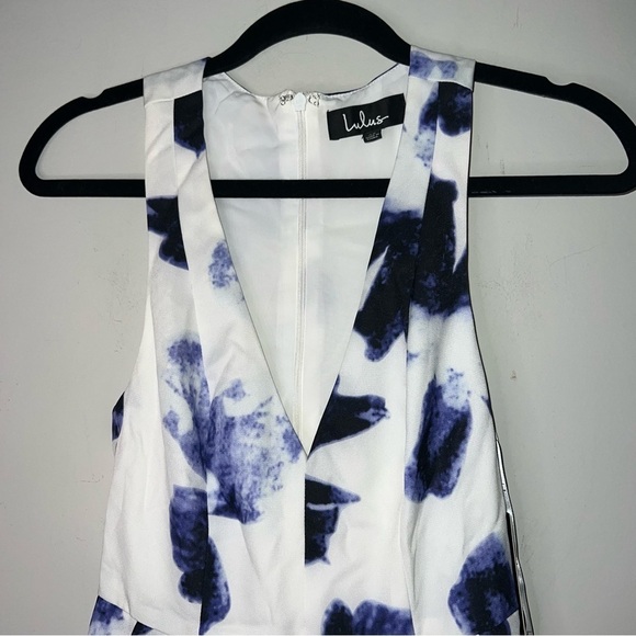 NWT Lulus Seeing Chic Blue and Ivory Print Skater Dress - Picture 7 of 13